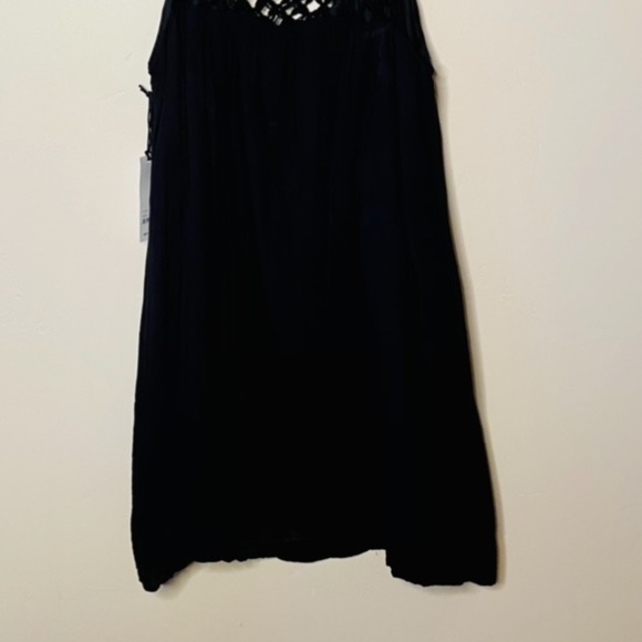 BB DAKOTA // NWT BLACK LACE TOP - Picture 5 of 7
